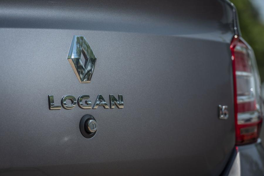 Логотип Renault Logan 2019 года  (LA) (фото 25 из 37)